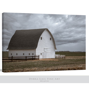 Rustic white barn wall art canvas print – Americana rural life living room decor
