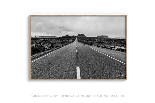 Black and White Monument Valley Highway – Forrest Gump Point