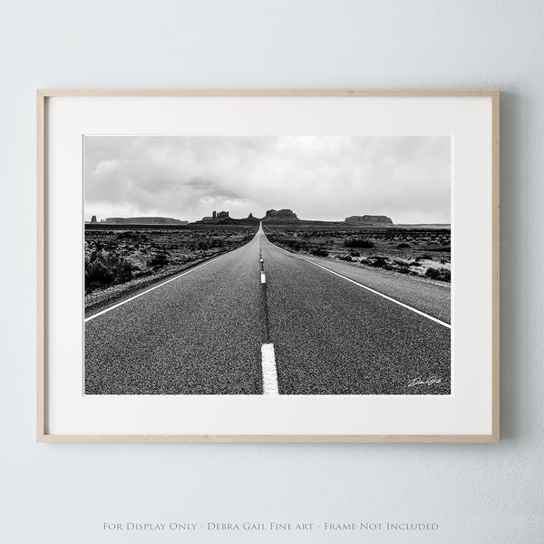 Black and White Monument Valley Highway – Forrest Gump Point