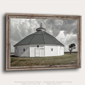 Photography | Round White Barn Vintage Style Canvas Print – Rustic Landscape Art Decor