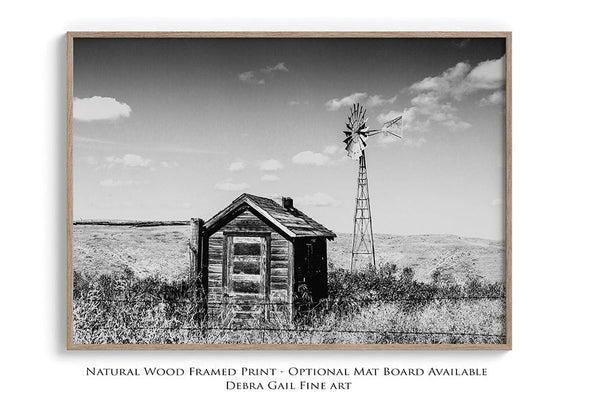 Debra Gail Fine Art Natural Wood Framed Print / 10x8 VINTAGE WINDMILL AND PUMPHOUSE - NEBRASKA